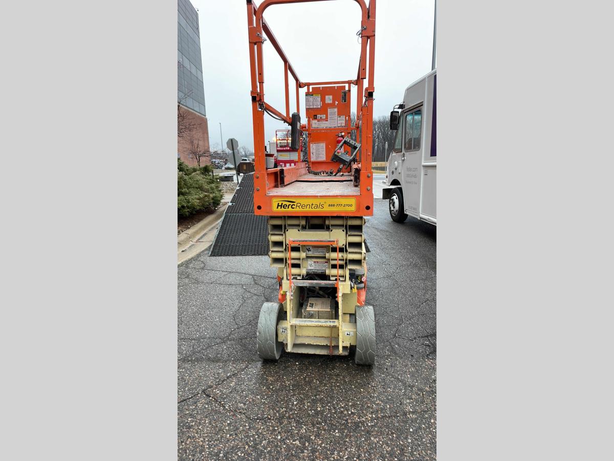 2015 JLG 2632ES