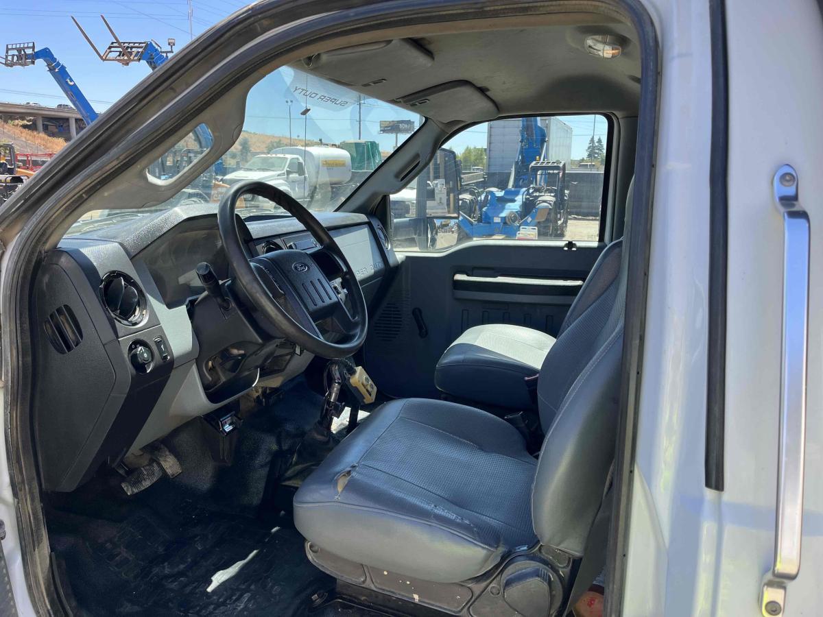 2017 Ford F750-5
