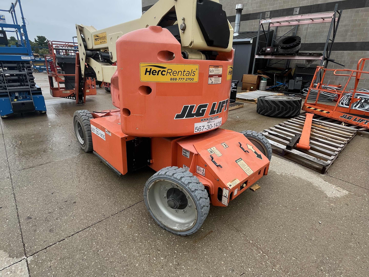 2018 JLG E400AJPN-2