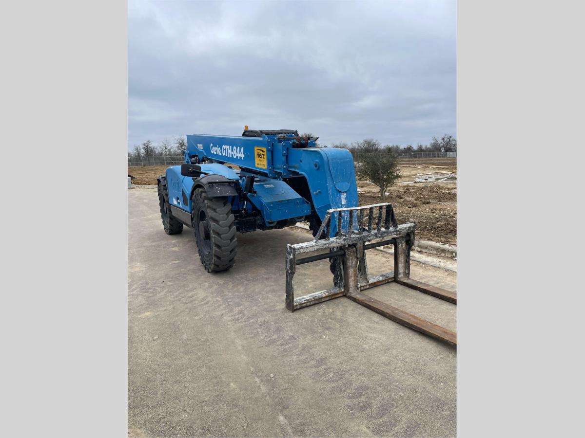 2018 Genie GTH 844