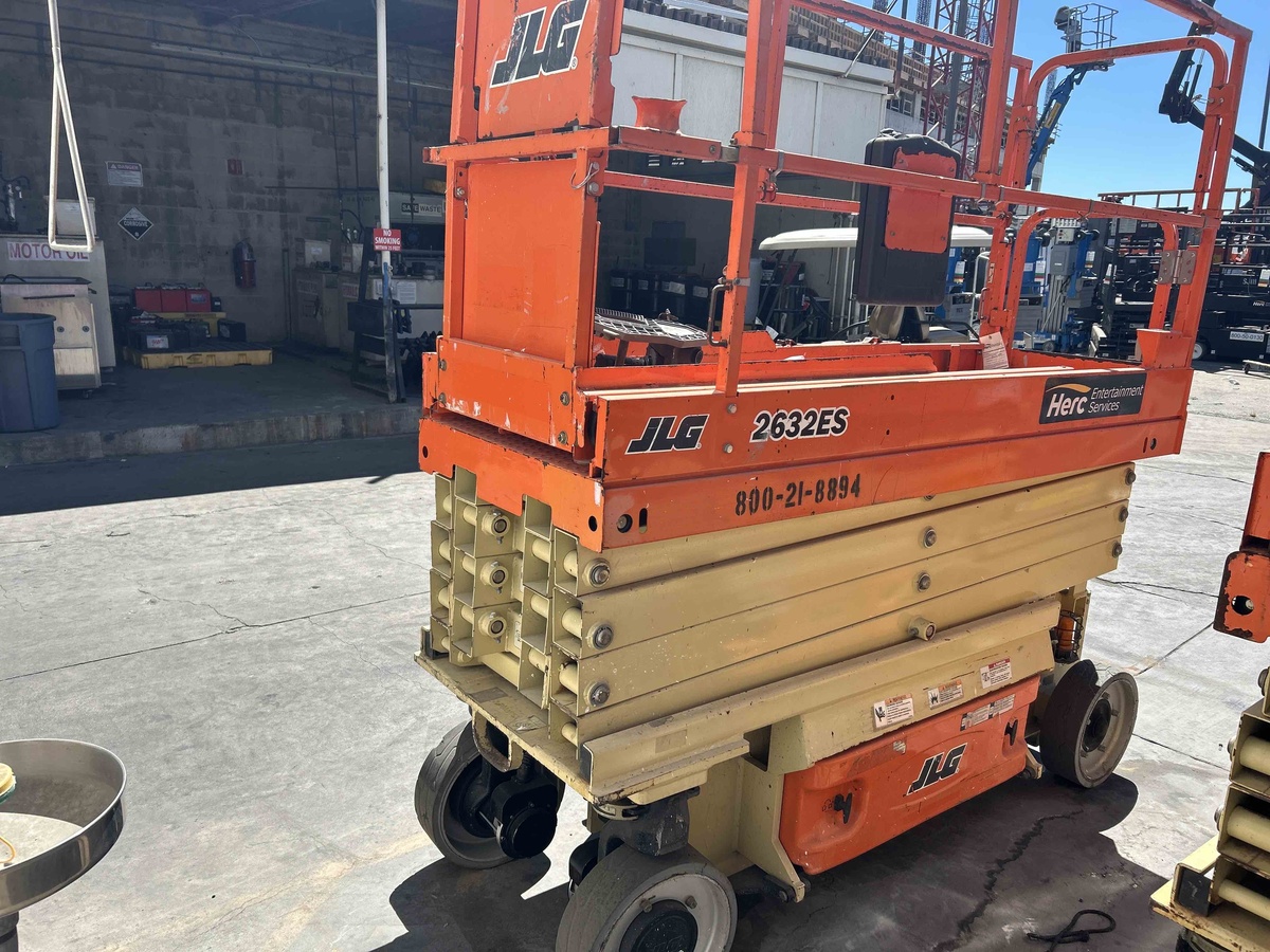2018 JLG 2632ES-4