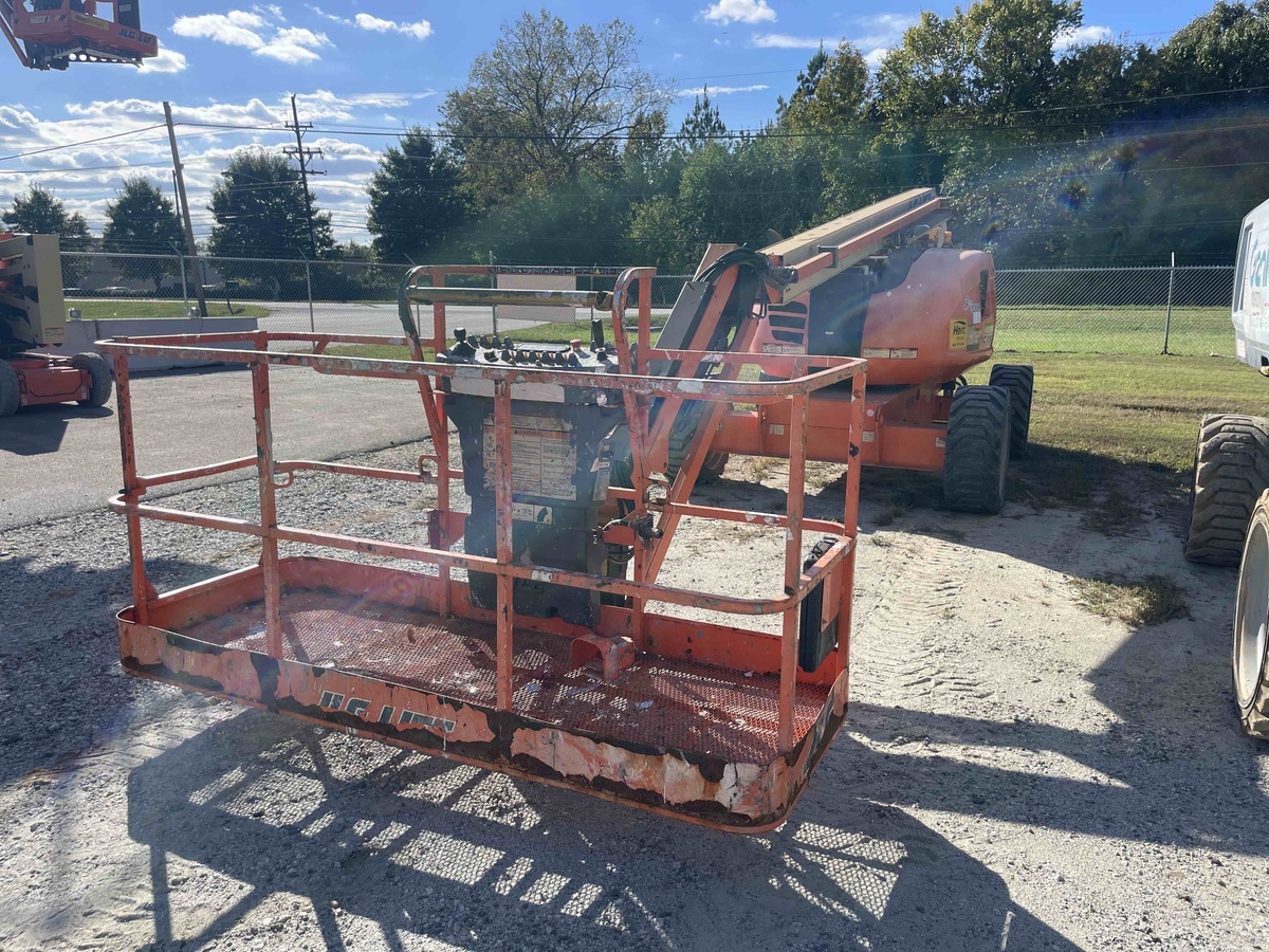 2017 JLG 600AJ-1