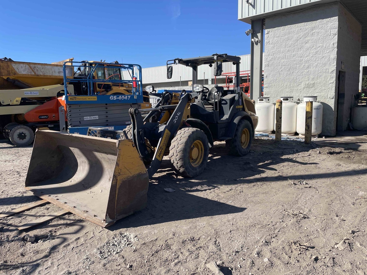 2019 John Deere 204L-3