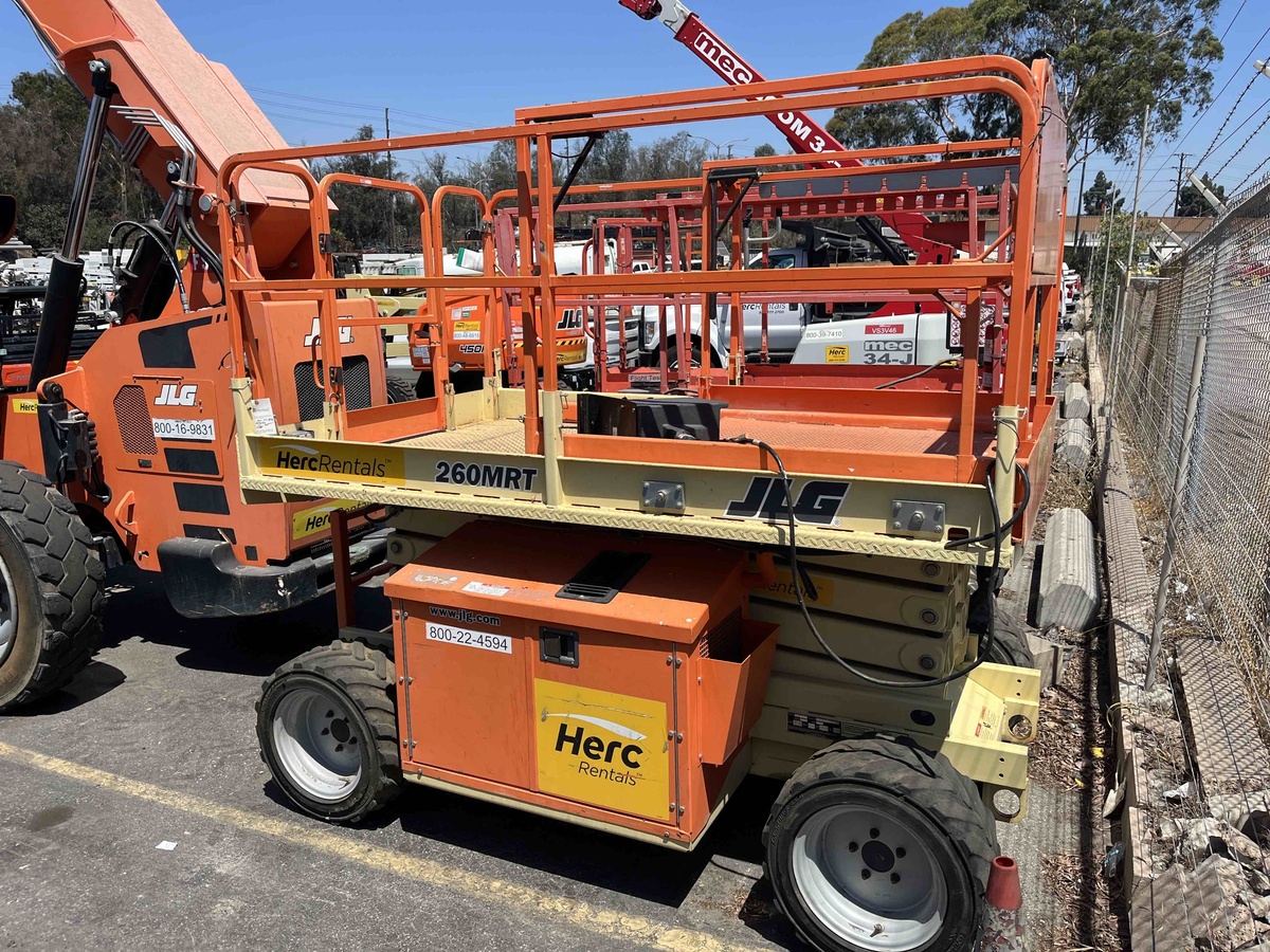 2018 JLG 260MRT-2