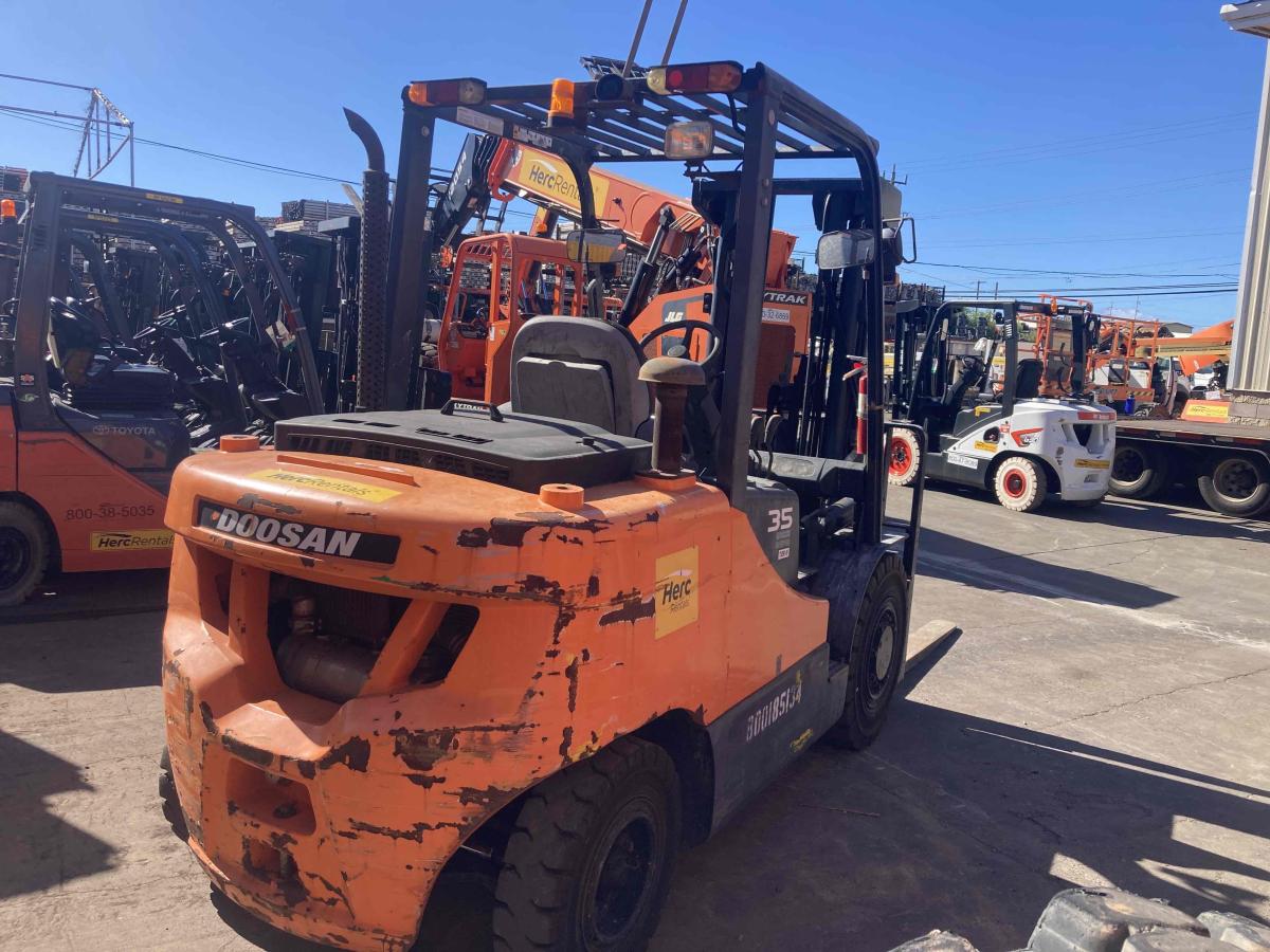 2017 Doosan D35S-7