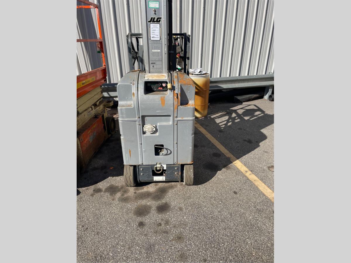 2017 JLG 20MVL