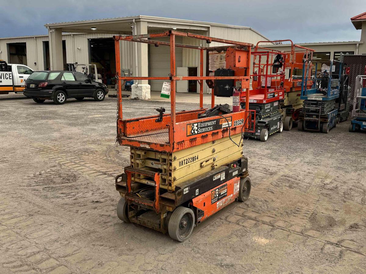 2017 JLG 1932R