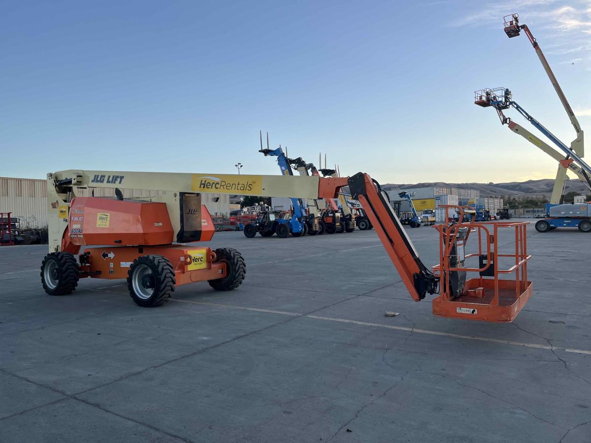 2018 JLG 800AJ