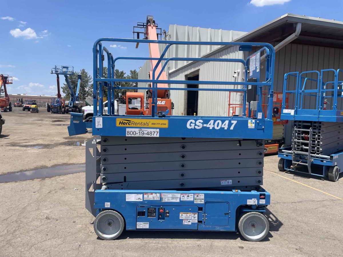 2018 Genie GS-4047