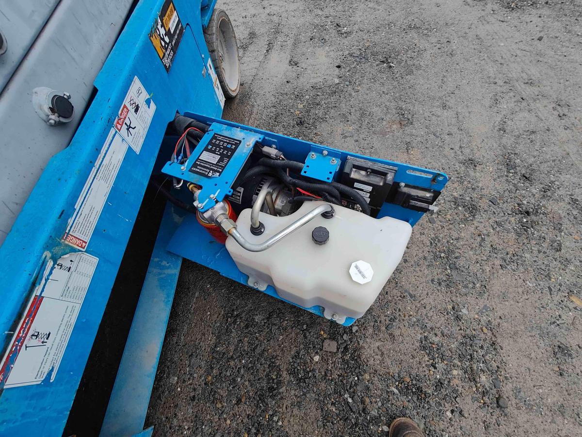 2016 Genie GS-3232