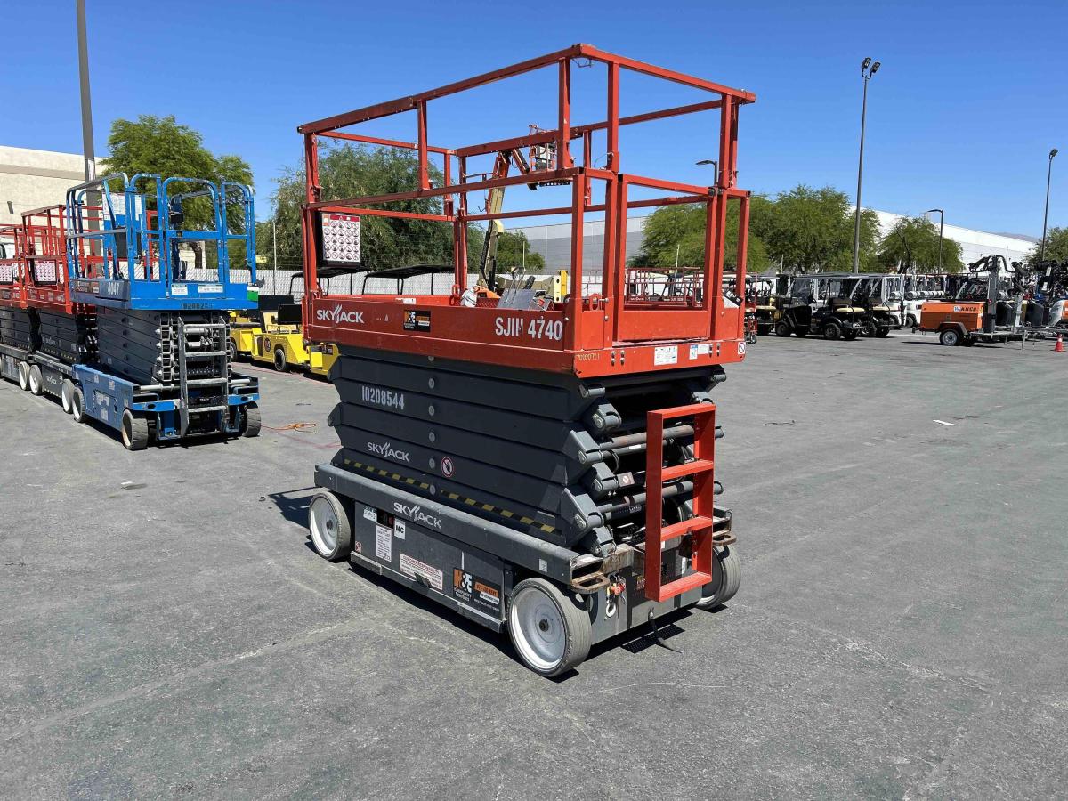 2017 Skyjack SJ4740