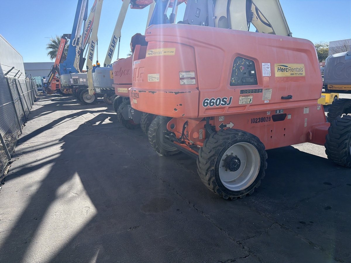2018 JLG 660SJ-3