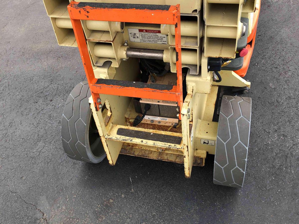 2016 JLG 2632ES