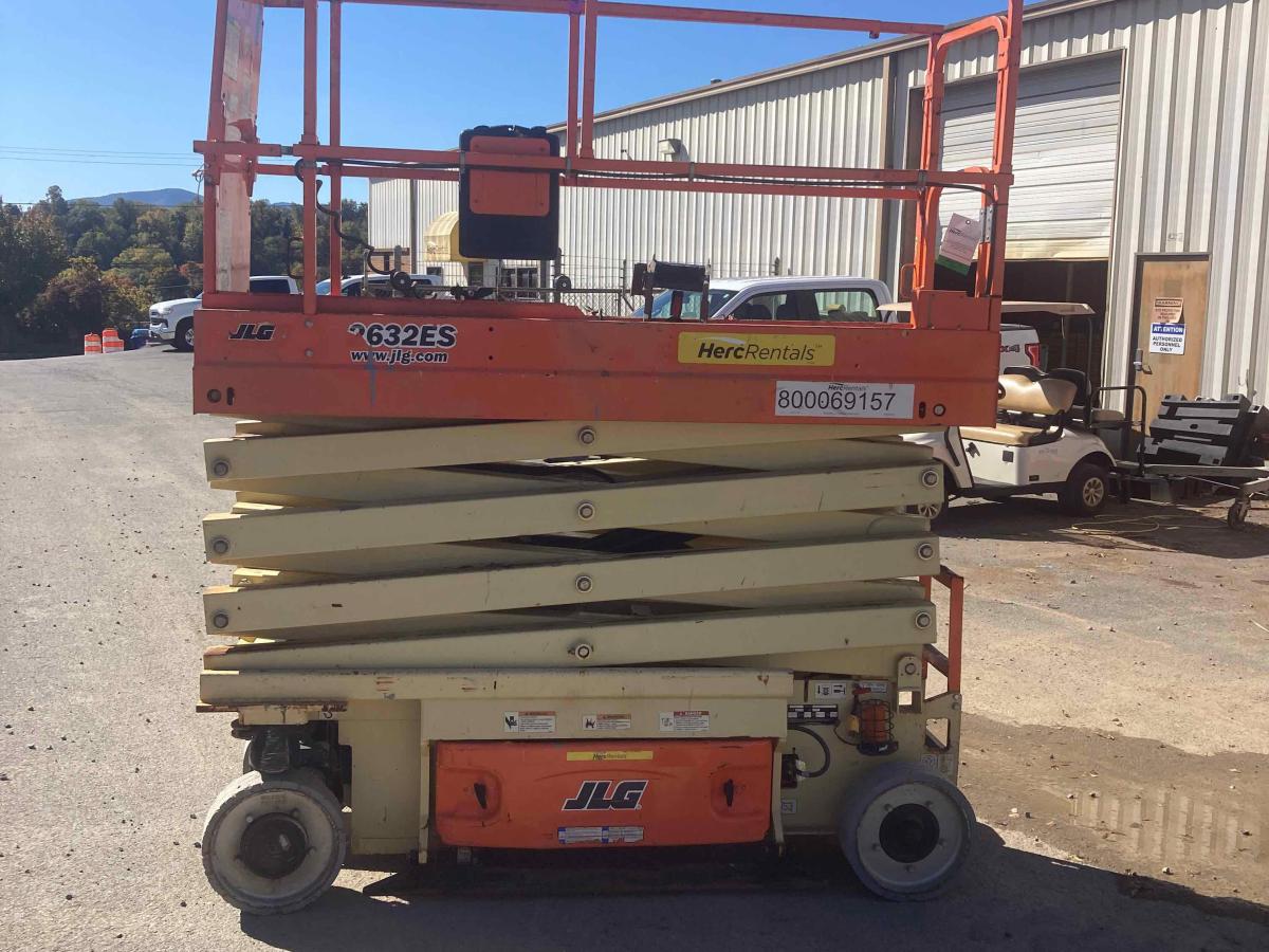 2015 JLG 2632ES