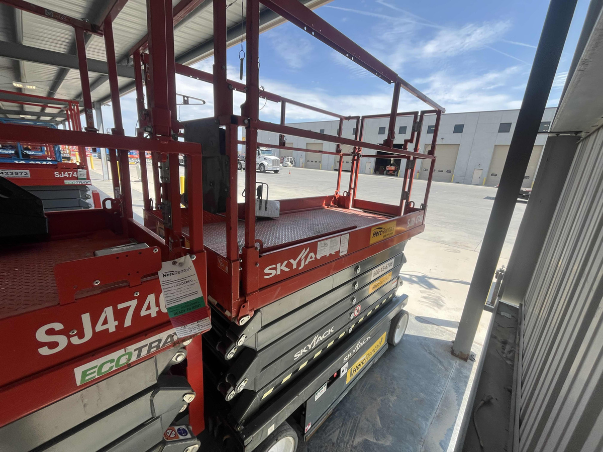 2017 Skyjack SJ4740-2