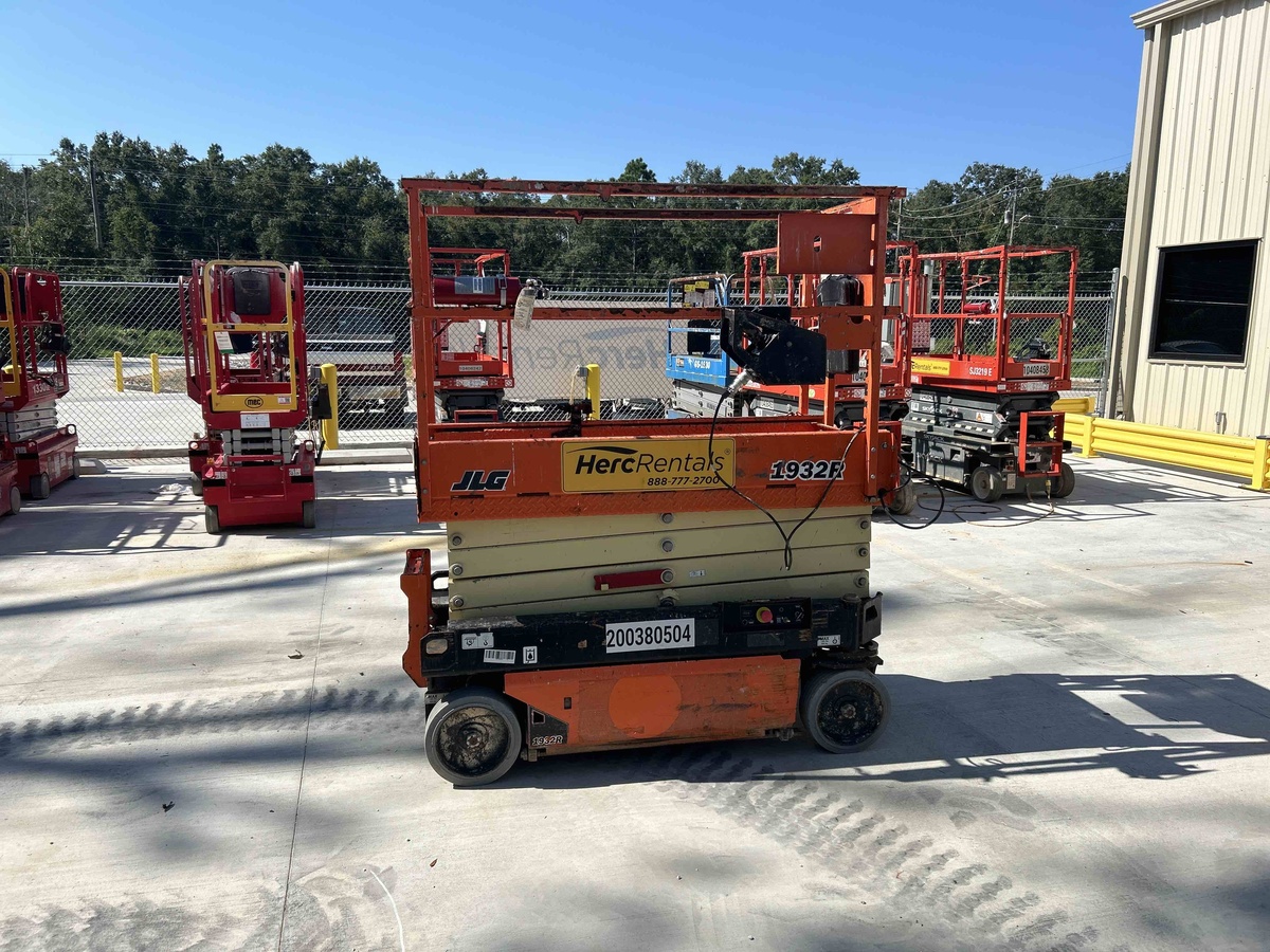 2018 JLG 1932R-1