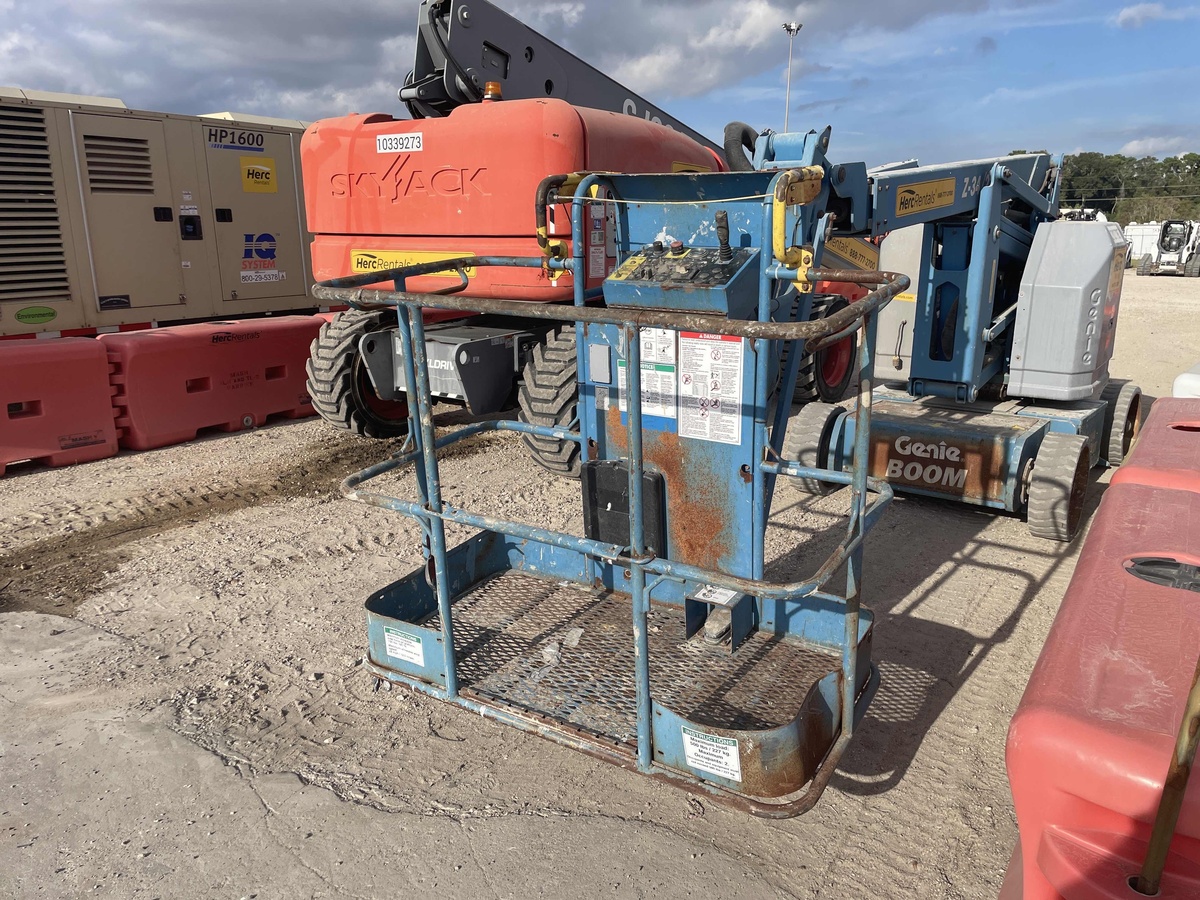 2017 Genie Z-34/22 N