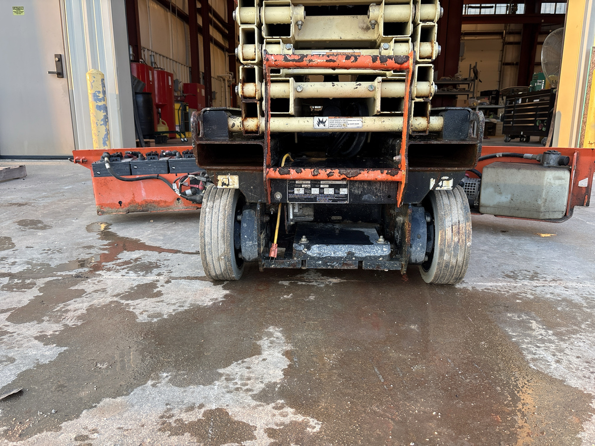 2018 JLG 1932R-9