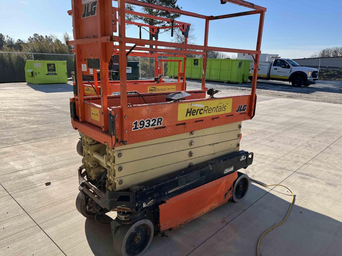 2018 JLG 1932R