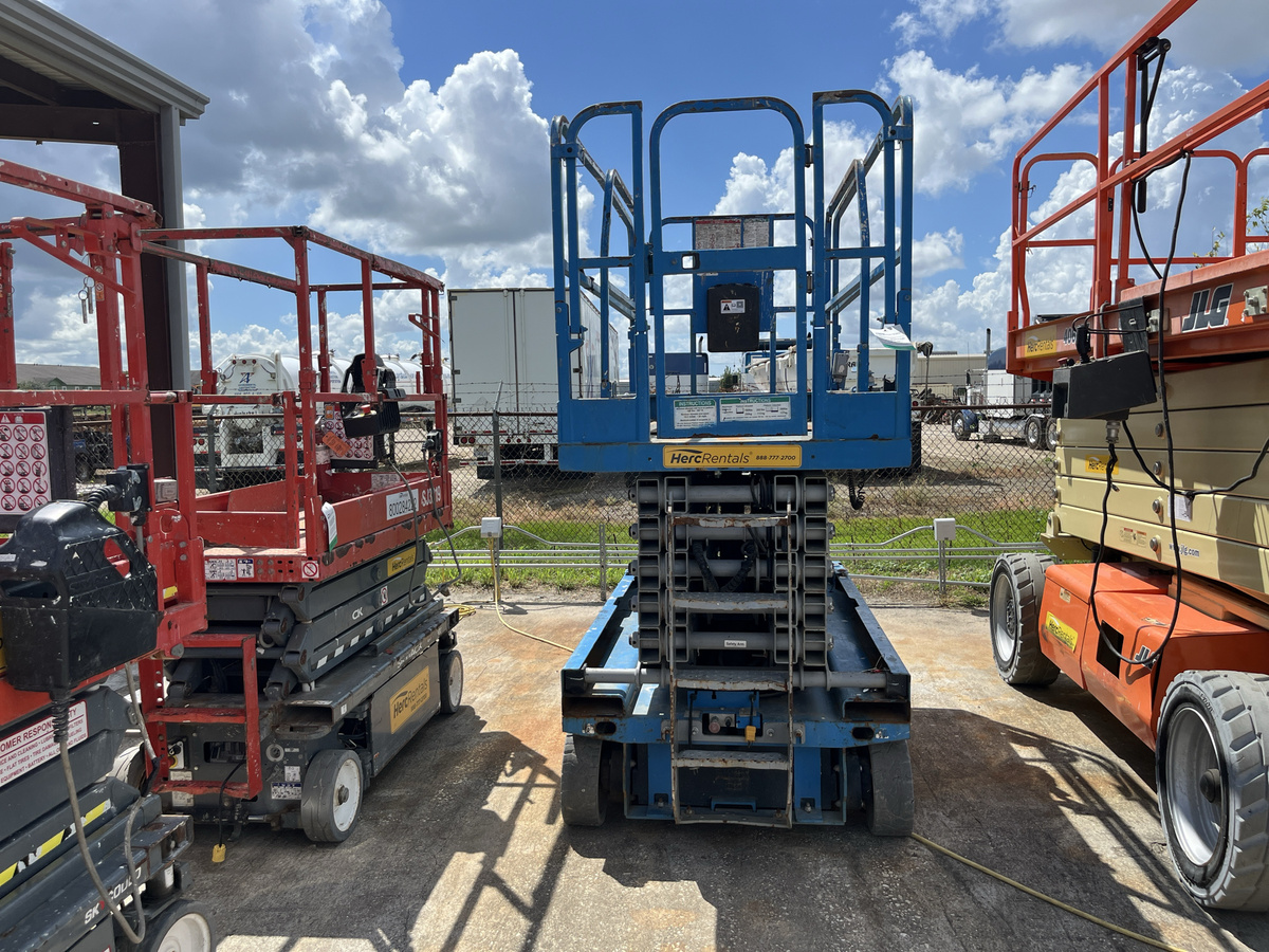 2017 Genie GS-4047