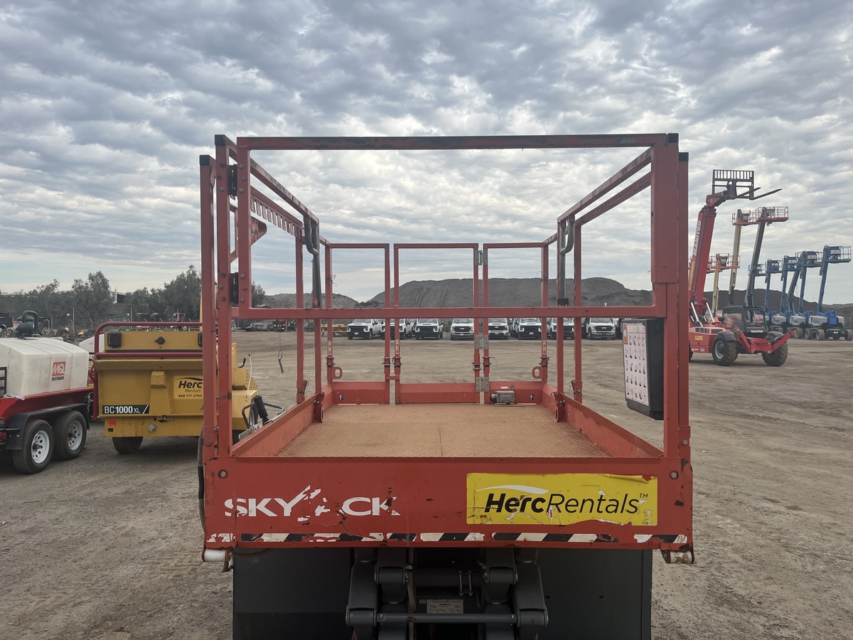 2018 Skyjack SJ-6826RT-5