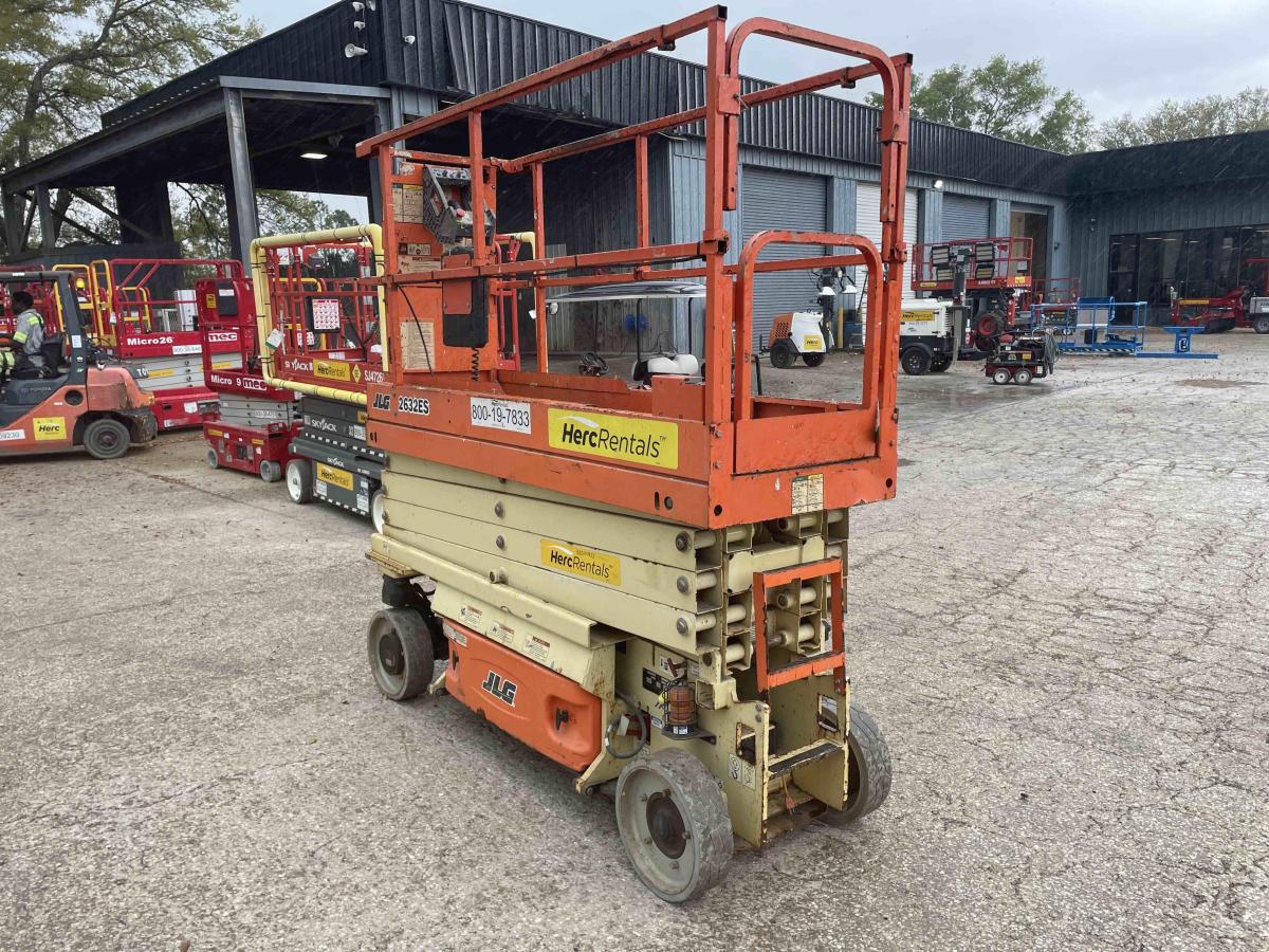 2018 JLG 2632ES
