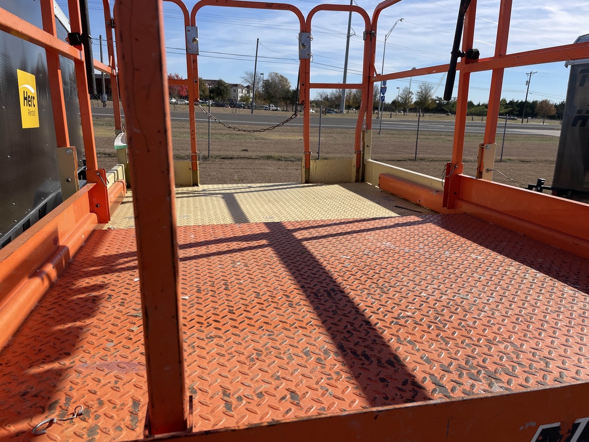 2017 JLG 260MRT-7