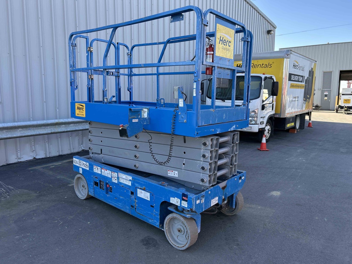 2018 Genie GS-3246