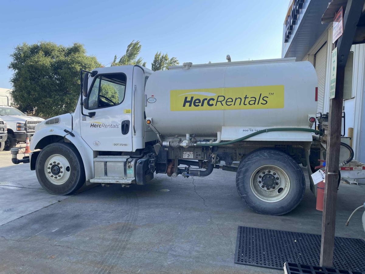 2018 Freightliner M2106