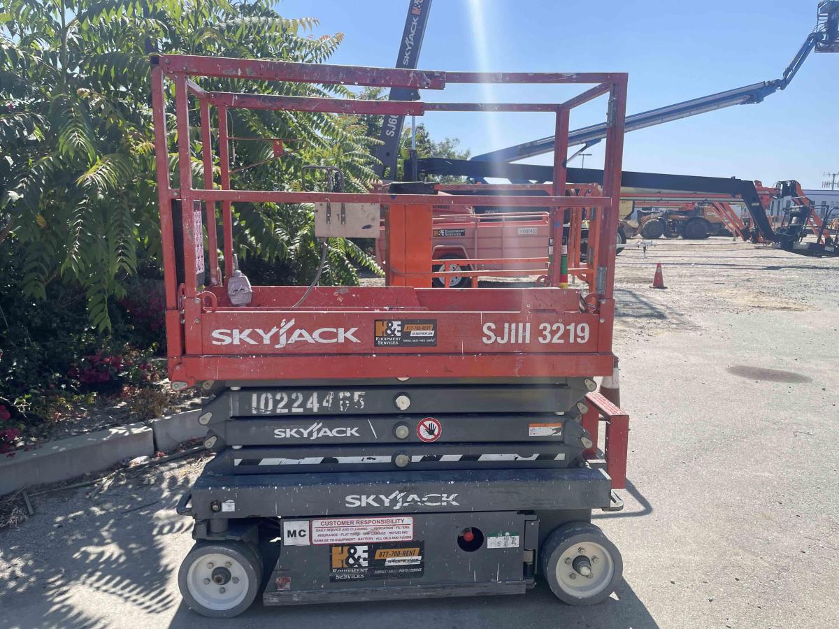 2017 Skyjack SJ3219