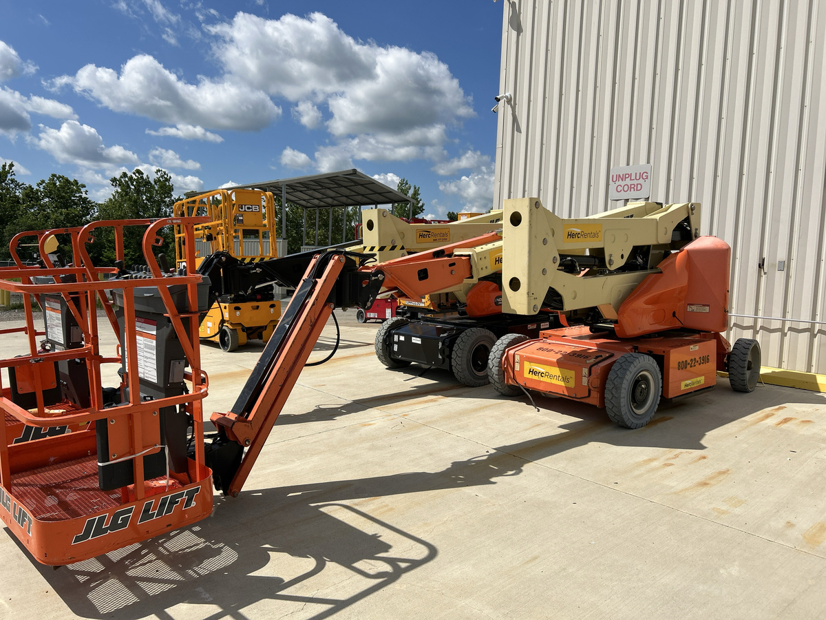 2018 JLG E400AJPN