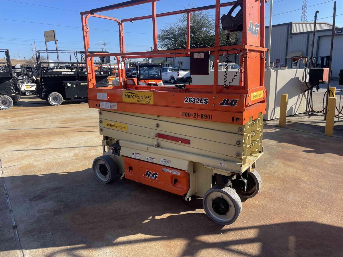2018 JLG 2632ES
