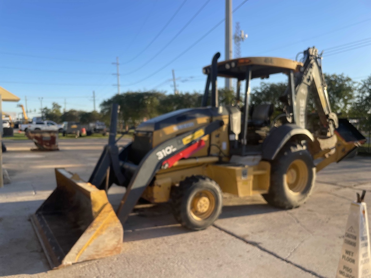 2018 John Deere 310L-3