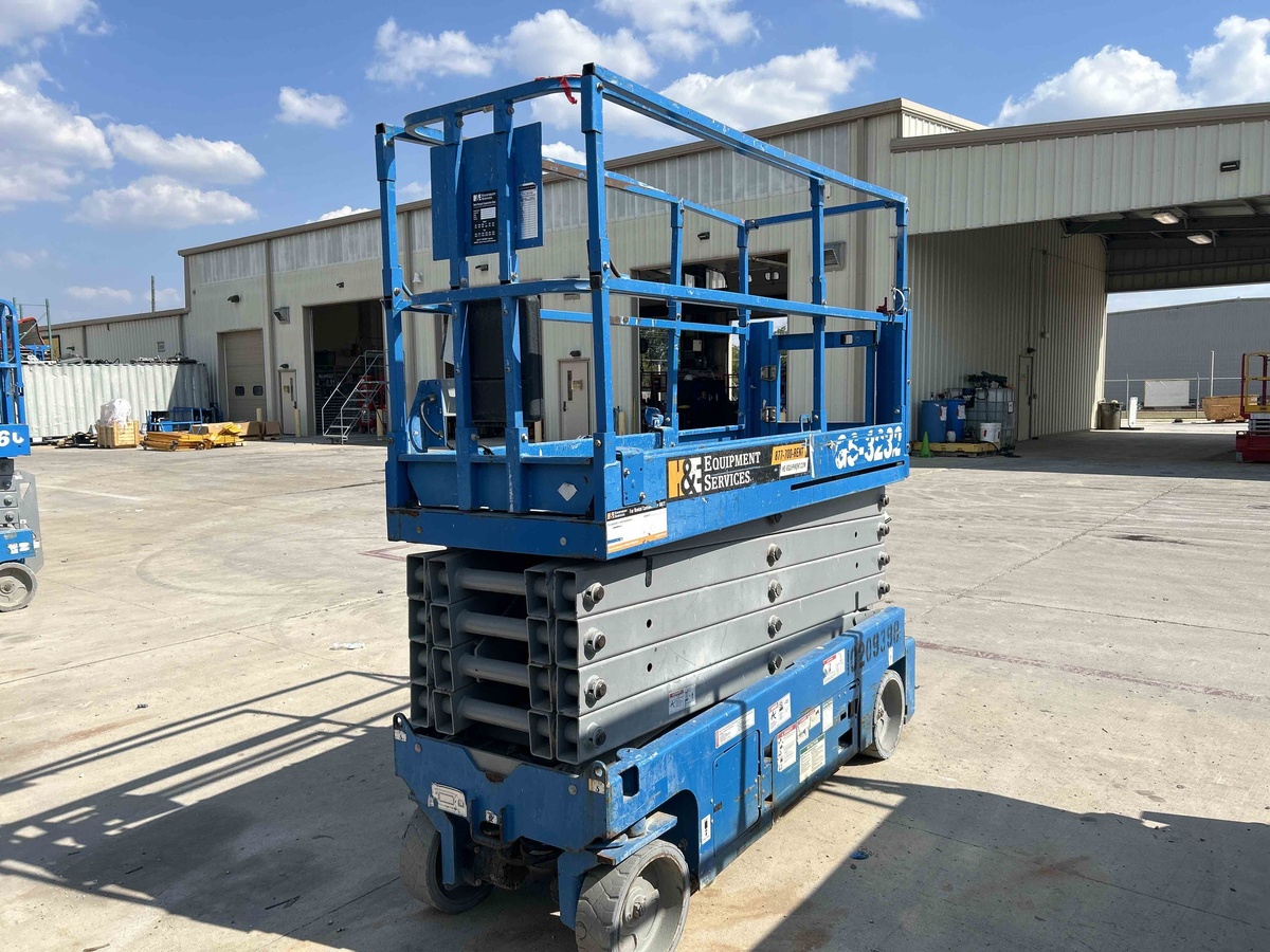 2017 Genie GS-3232-7