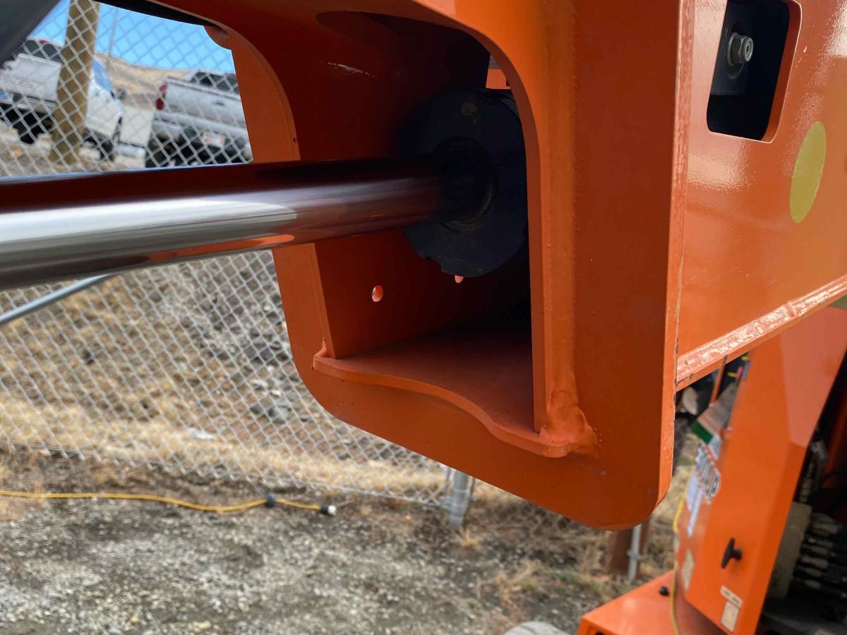 2017 JLG E300AJP