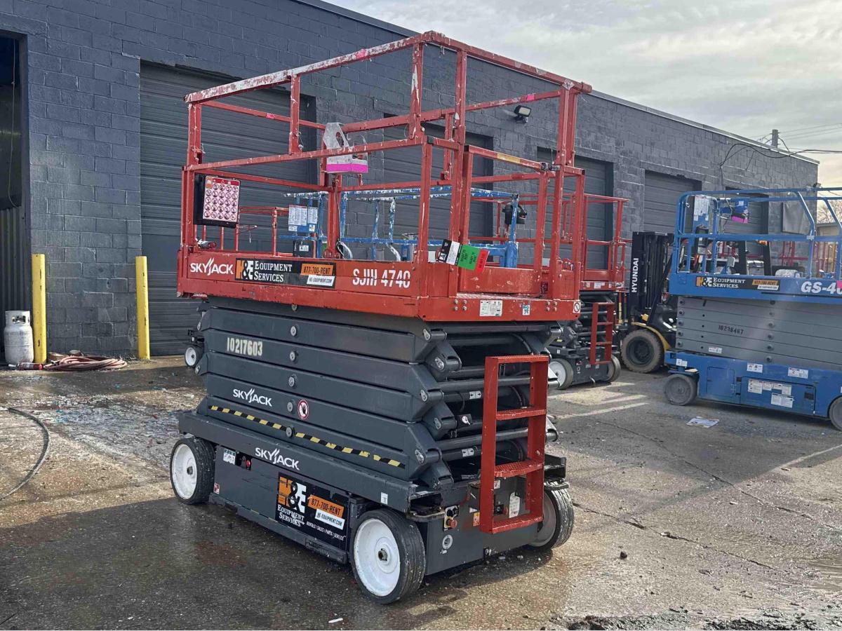 2017 Skyjack SJ4740