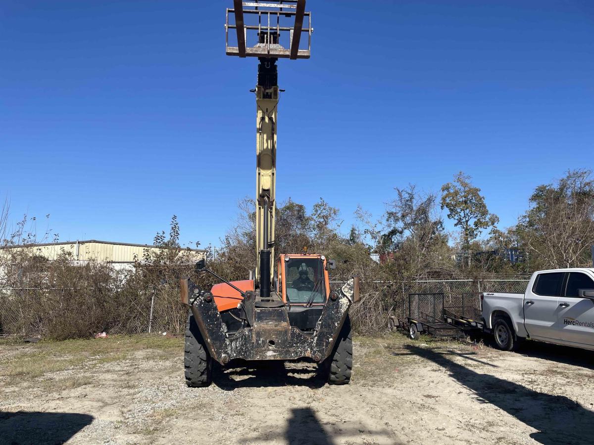 2018 JLG 1255