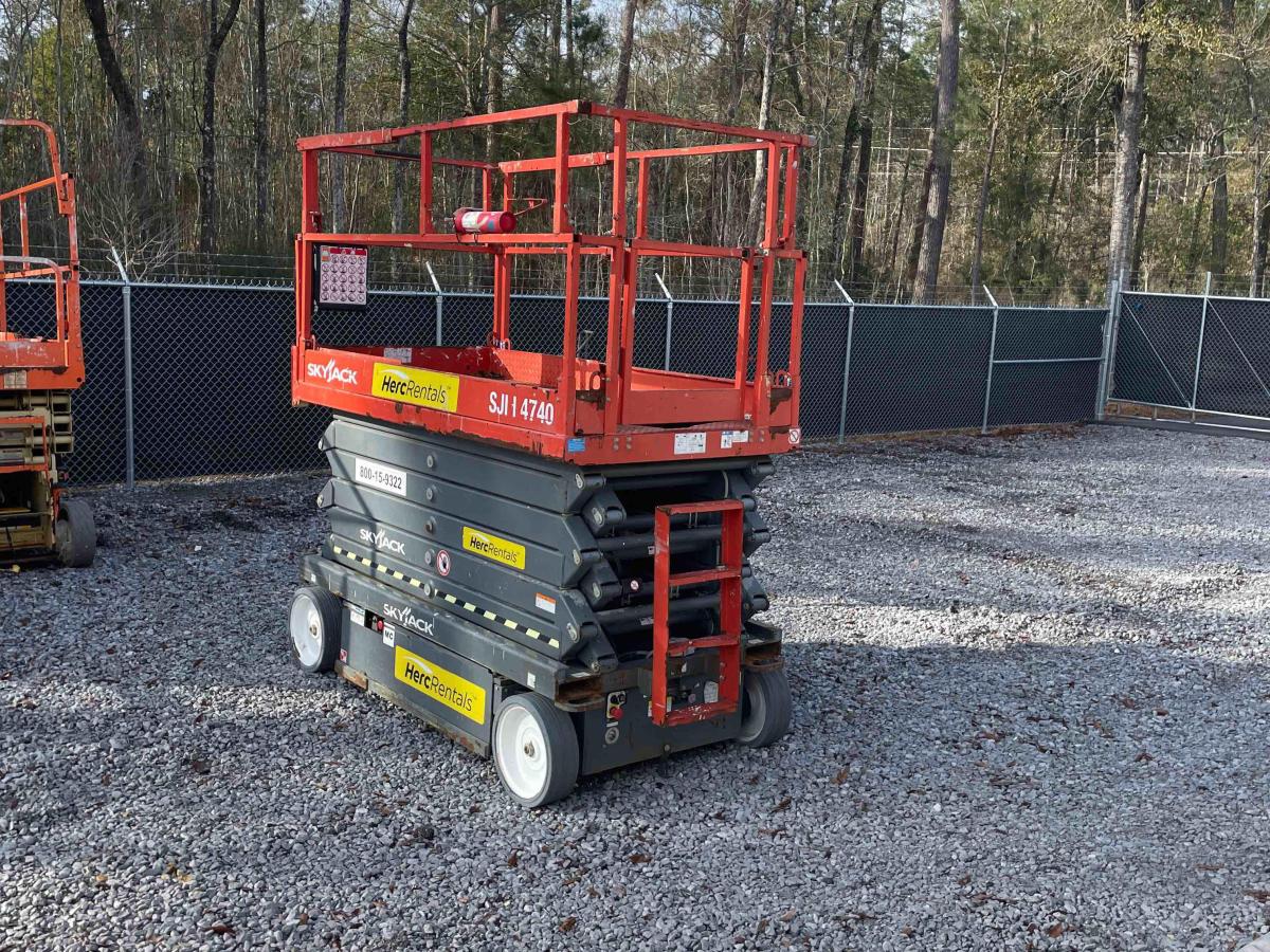 2017 Skyjack SJ4740