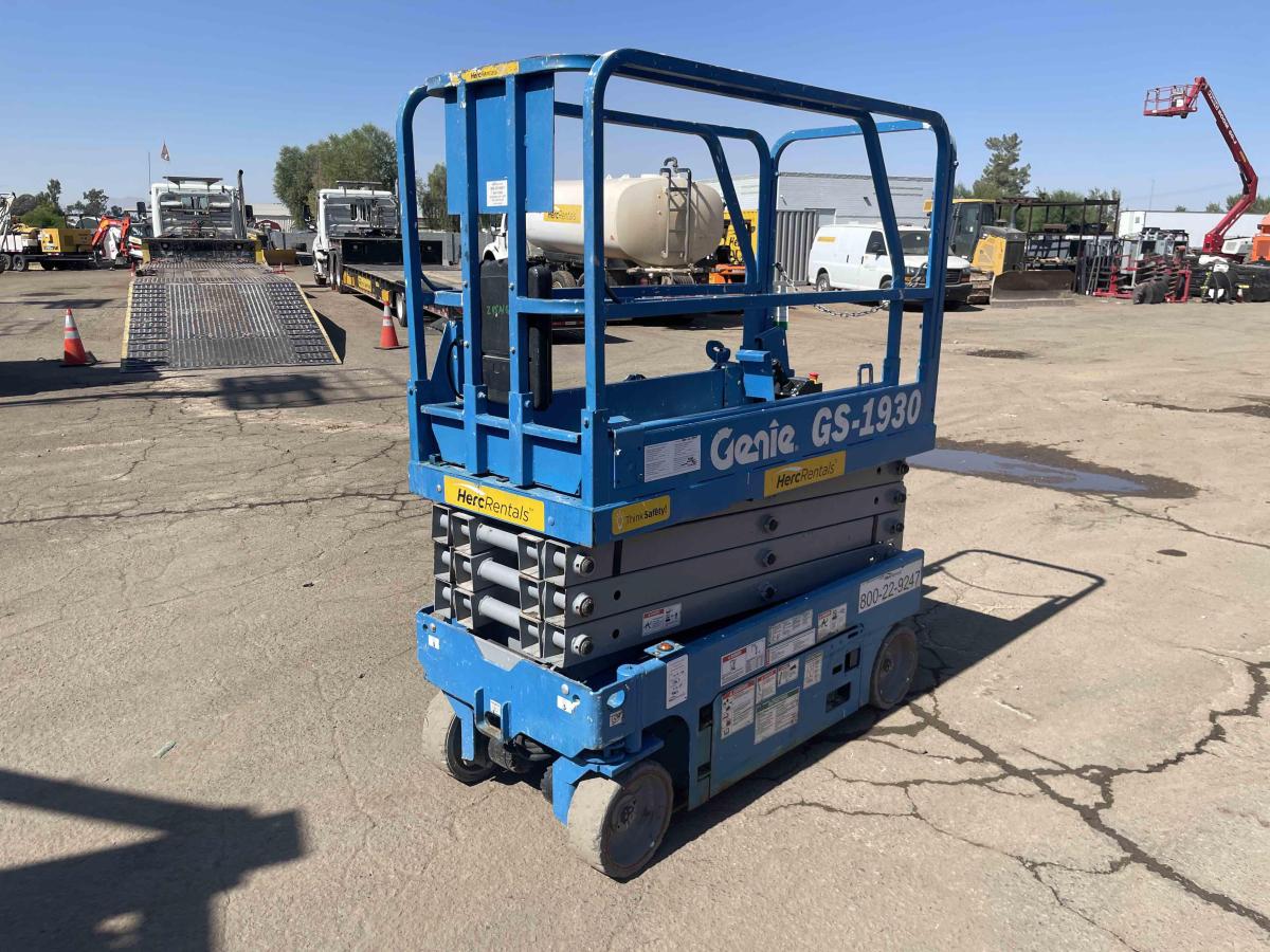 2018 Genie GS-1930