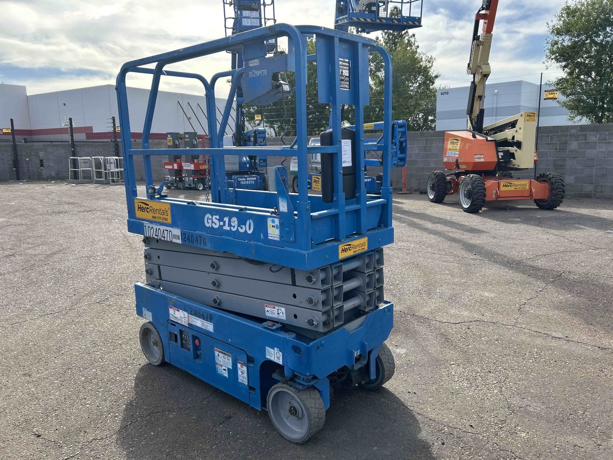 2018 Genie GS-1930