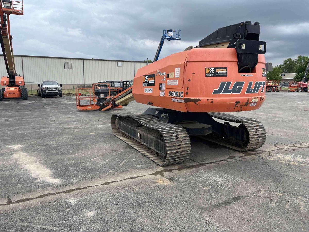2017 JLG 660SJC