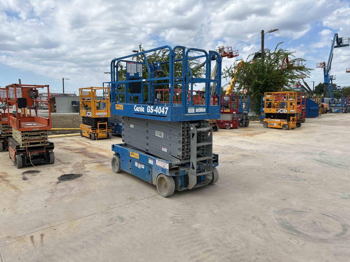 2017 Genie GS-4047-2