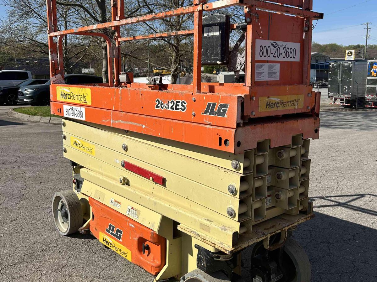 2018 JLG 2632ES