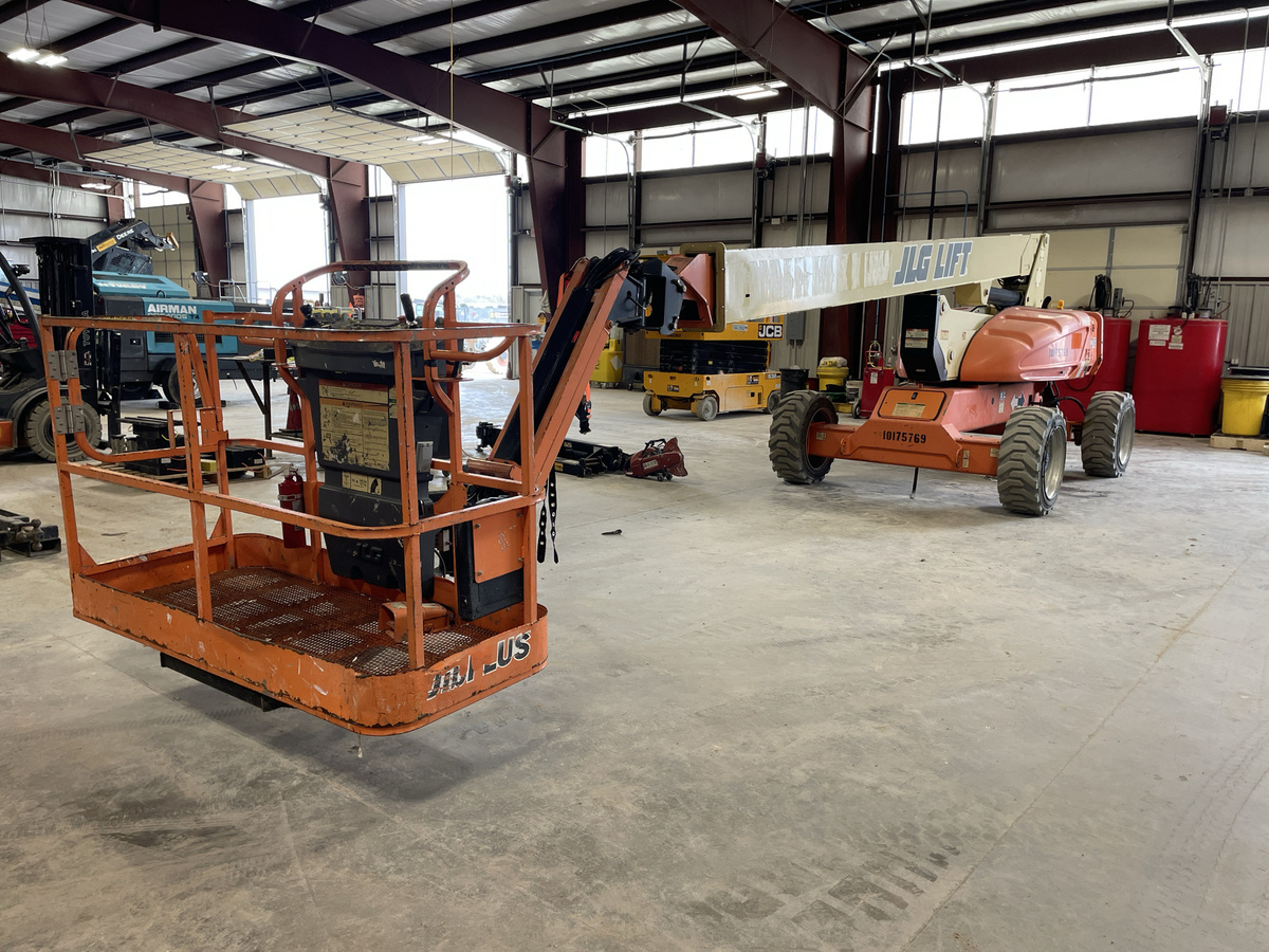 2015 JLG M600JP