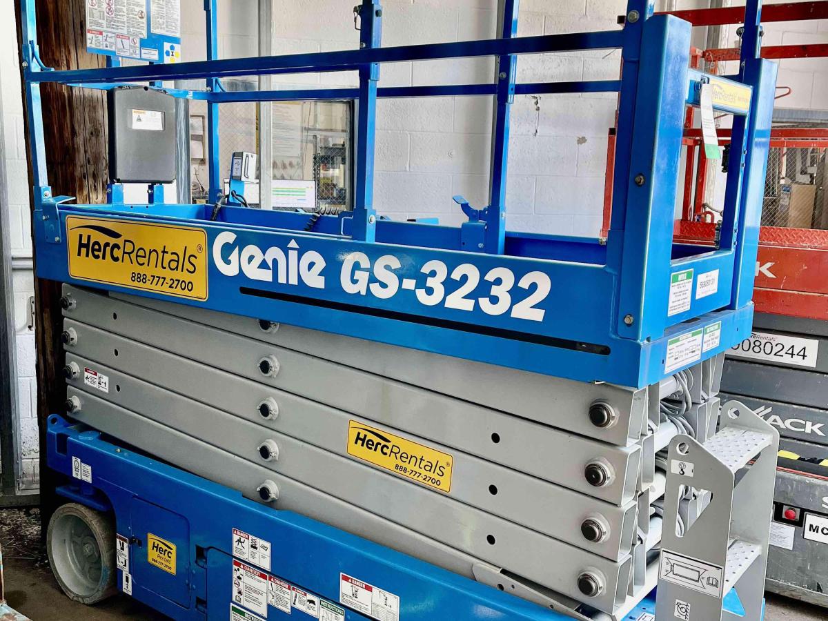 2015 Genie GS-3232