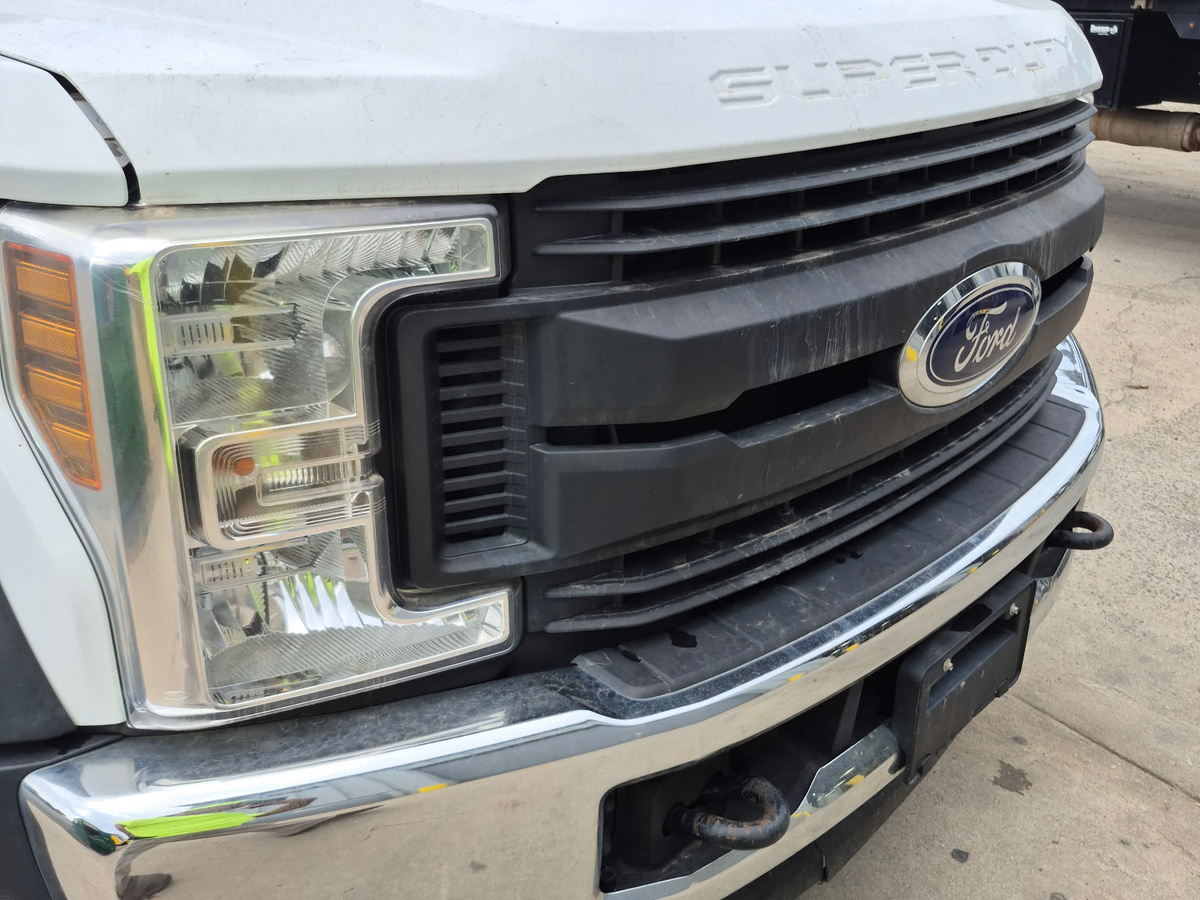 2018 Ford F550-16