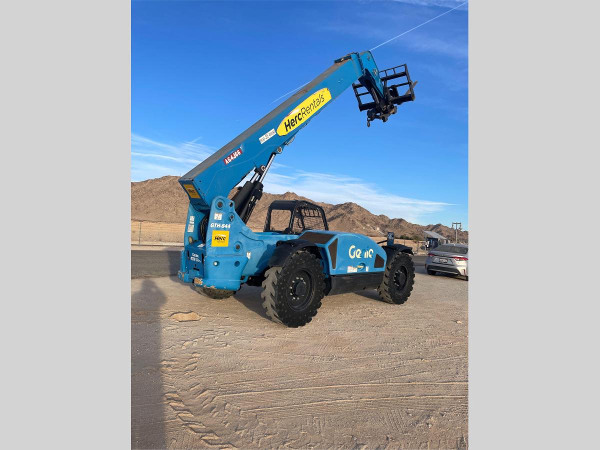 2018 Genie GTH 844