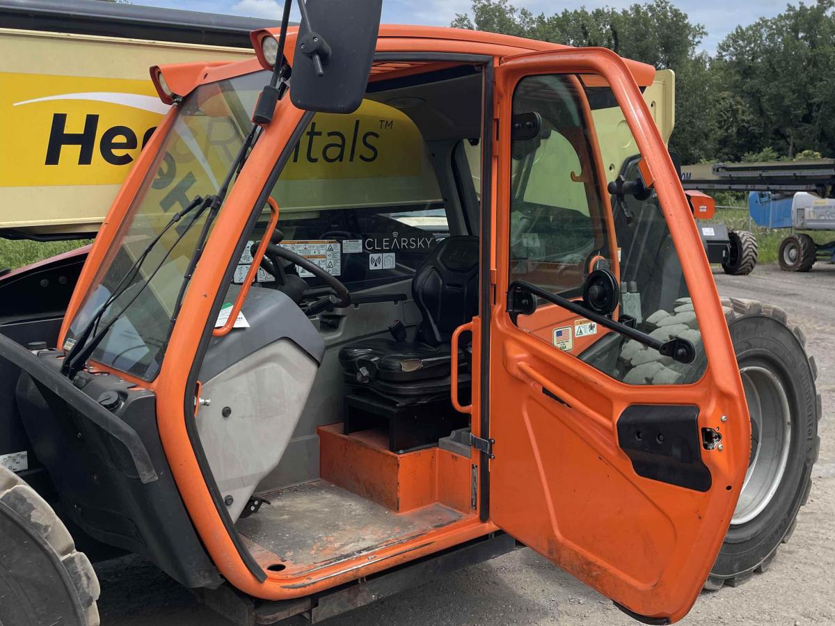 2019 JLG 1255