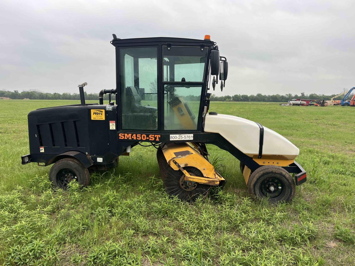 2019 LayMor SweepMaster 450-ST