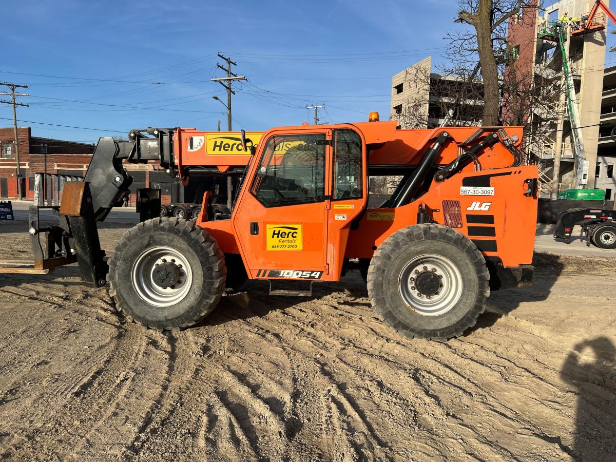 2018 SkyTrak 10054